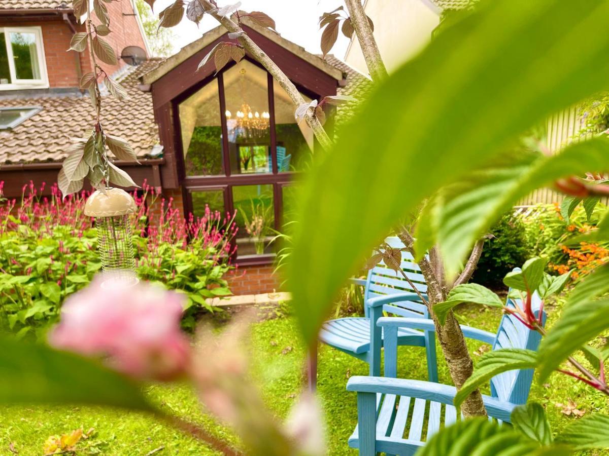 Penderi House Usk With Cymru Holidays Exterior foto